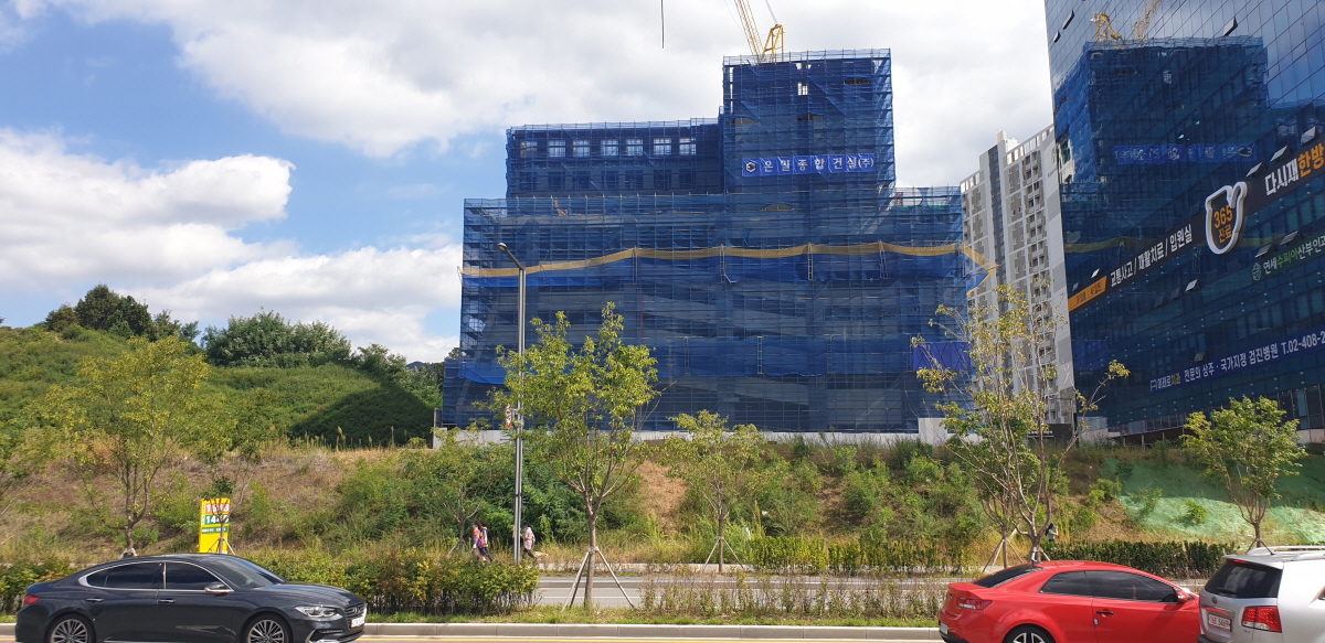 1200-정면에서 보는 현장.jpg