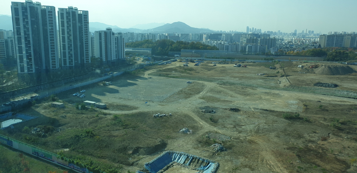 옥상에서 바라본 건너편 개발용지1세계로병원 옥상에서 바라본 장지터널모습.jpg